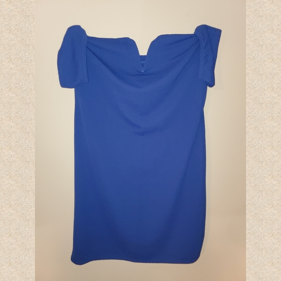 Dress - Picture 2 of 3